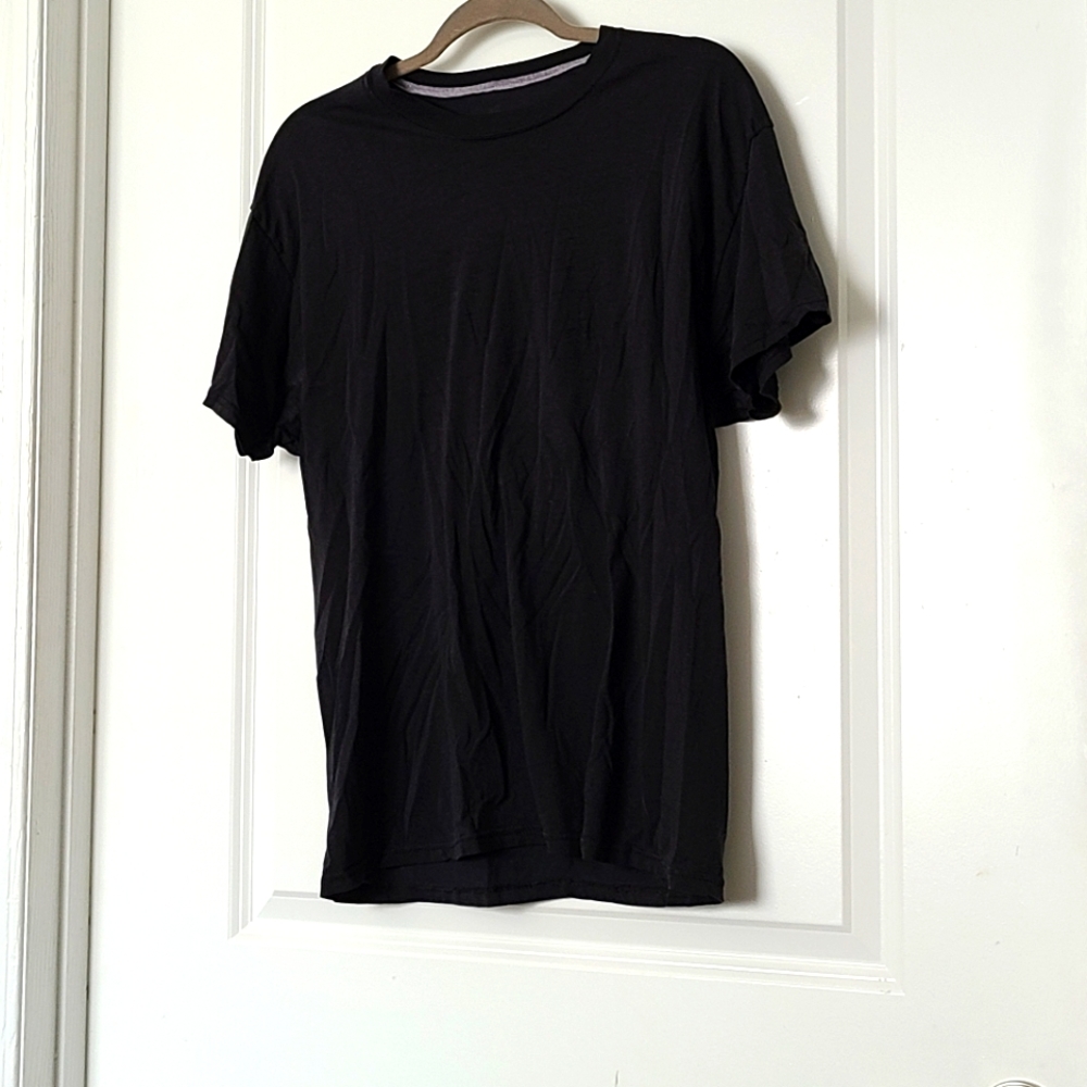 Mens med black tshirt